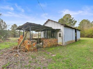 Foreclosed Home - 2281 RED DOG RD, 39051