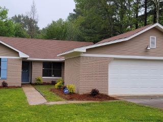 Foreclosed Home - 128 GREEN FOREST DR, 39056