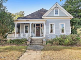 Foreclosed Home - 305 W GEORGETOWN ST, 39059