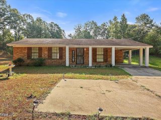 Foreclosed Home - 1500 MORRISON CEMETERY RD, 39066