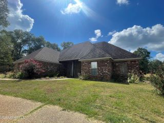 Foreclosed Home - 505 WHITE OAK RD, 39073