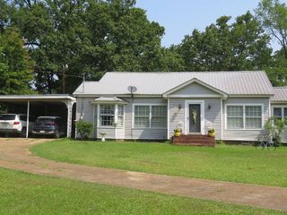 Foreclosed Home - 918 HIGHWAY 12 E, 39090