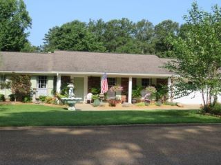 Foreclosed Home - 203 WOODLAND DR, 39090