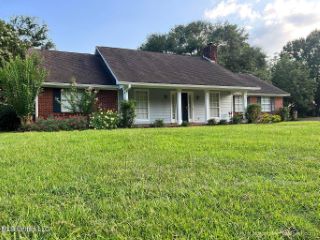 Foreclosed Home - 625 HUNTINGTON DR, 39110