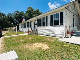 Foreclosed Home - 1013 MAIN ST, 39120