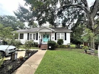 Foreclosed Home - 306 AUBURN AVE, 39120