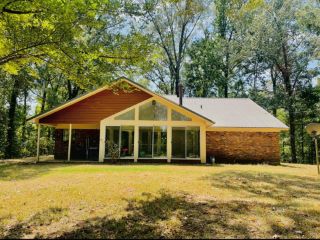 Foreclosed Home - 89 ROBINS LAKE RD, 39120