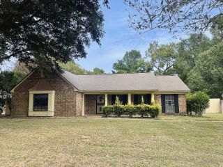 Foreclosed Home - 107 N TEMPLE RD, 39120