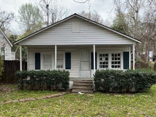 Foreclosed Home - 105 NATCHEZ ST, 39120