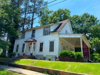Foreclosed Home - 1002 COLLEGE ST, 39150