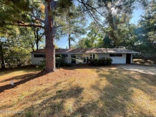 Foreclosed Home - 2764 WOODSIDE DR, 39204