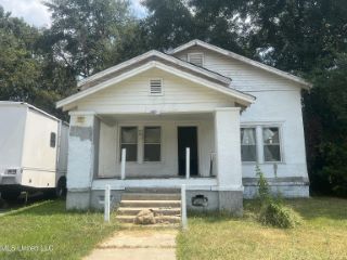 Foreclosed Home - 1026 WALNUT ST, 39204