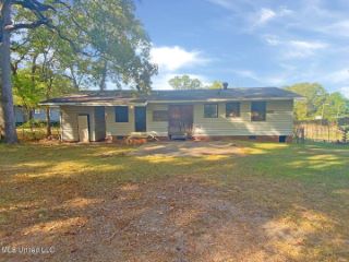 Foreclosed Home - 1377 W MCDOWELL RD, 39204