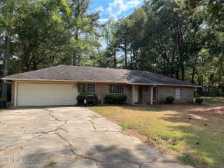 Foreclosed Home - 5101 TARRYTON PL, 39206