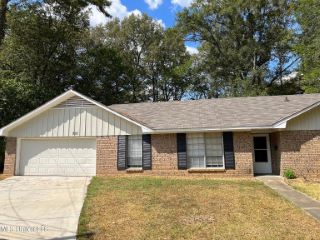 Foreclosed Home - 302 LAKE OF PINES DR, 39206