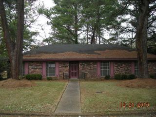 Foreclosed Home - 1202 FERNCREST DR, 39211