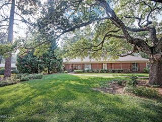 Foreclosed Home - 306 ROLLINGWOOD DR, 39211