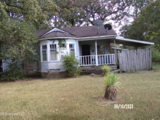 Foreclosed Home - 711 MCCLUER RD, 39212