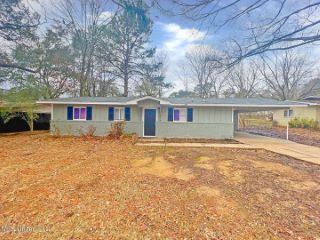 Foreclosed Home - 2943 LAKEWOOD DR, 39212