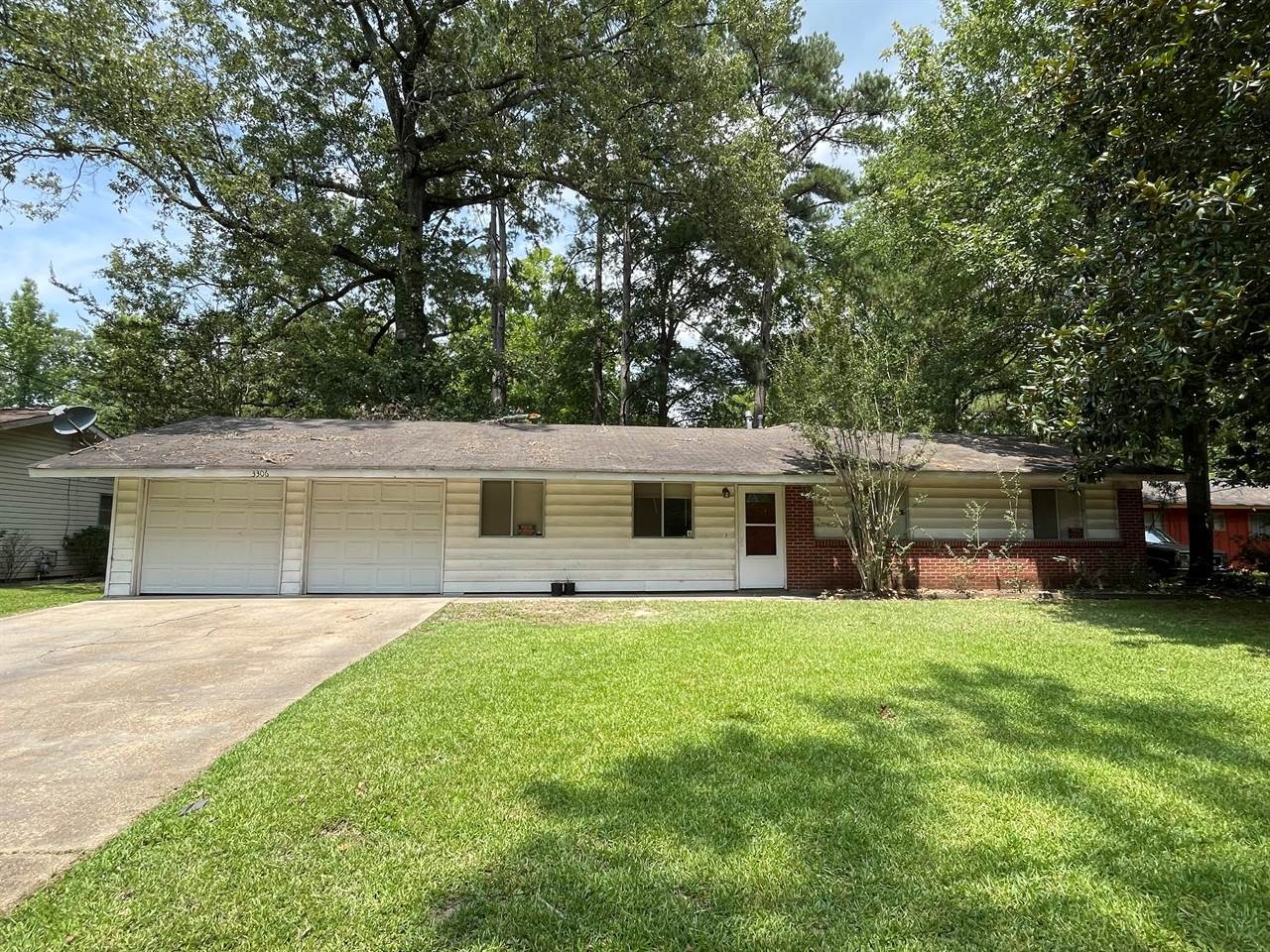 Foreclosed Home - 3306 LONGWOOD DR, 39212