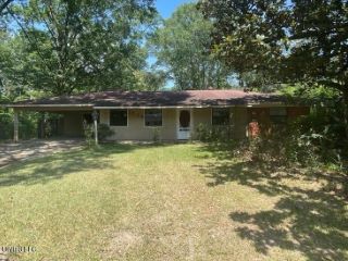 Foreclosed Home - 1156 WOODDELL DR, 39212