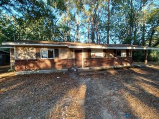 Foreclosed Home - 2984 LAKEWOOD DR, 39212