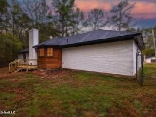 Foreclosed Home - 3420 FOREST HILL RD, 39212