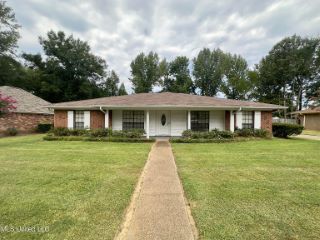 Foreclosed Home - 6237 TANGLEWOOD DR, 39213