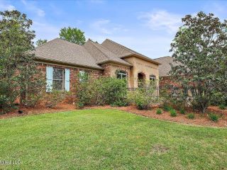 Foreclosed Home - 216 COVENANT CROSSING, 39232