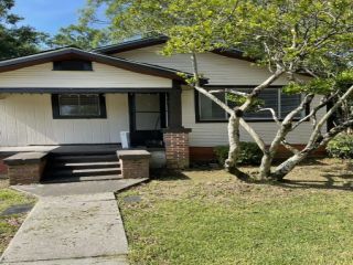 Foreclosed Home - 402 CYPRESS AVE, 39401