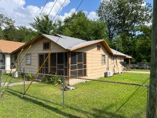 Foreclosed Home - 1001 E 7TH ST, 39401