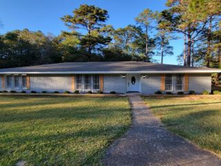 Foreclosed Home - 104 SHADY LN, 39402