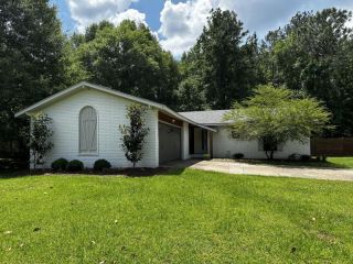 Foreclosed Home - 2104 SUNSET DR, 39402