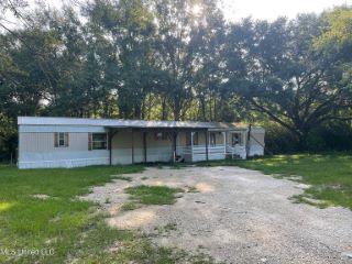 Foreclosed Home - 777 HENLEYFIELD MCNEILL RD, 39426