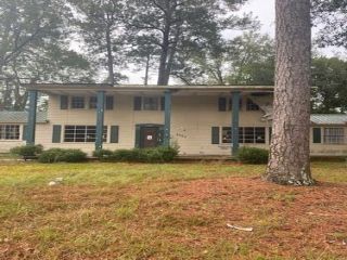 Foreclosed Home - 1512 Lee St, 39440