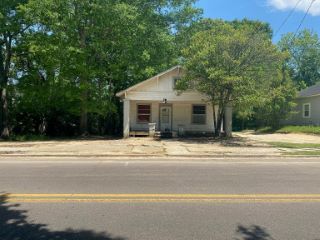 Foreclosed Home - 1415 N 1ST AVE, 39440