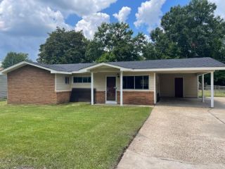 Foreclosed Home - 204 WILLOW ST, 39465