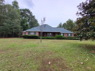 Foreclosed Home - 71 NORTHWOOD DR, 39465