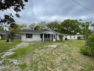 Foreclosed Home - 1405 WESLEYAN ST, 39553