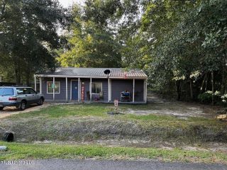 Foreclosed Home - 113 EIGHTH ST, 39560