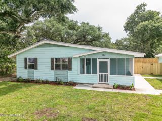 Foreclosed Home - 924 E FIRST ST, 39560