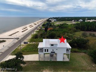 Foreclosed Home - 218 S BEACH BLVD, 39576
