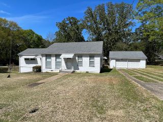 Foreclosed Home - 1122 WHITE ST, 39648