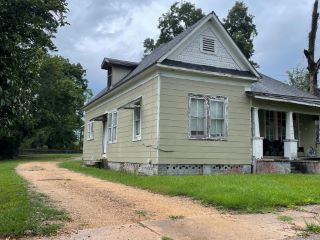 Foreclosed Home - 721 PEARL RIVER AVE, 39648