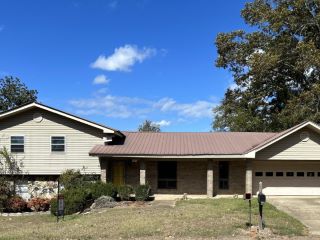 Foreclosed Home - 415 FORREST CT, 39702