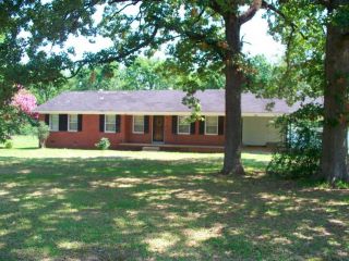 Foreclosed Home - 902 HIGHWAY 145 N, 39730