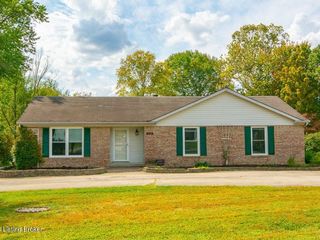 Foreclosed Home - 1621 TINA CT, 40031