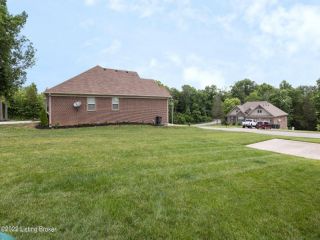 Foreclosed Home - 244 RIVER FALLS DR, 40047