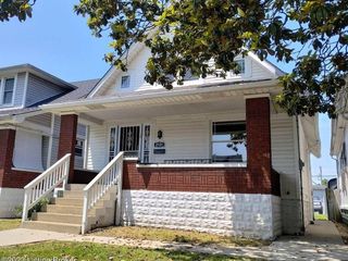 Foreclosed Home - 2121 W OAK ST, 40210