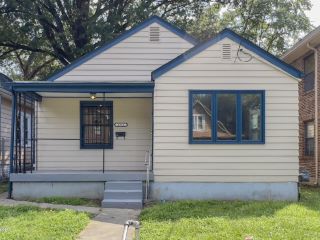Foreclosed Home - 2216 BOLLING AVE, 40210